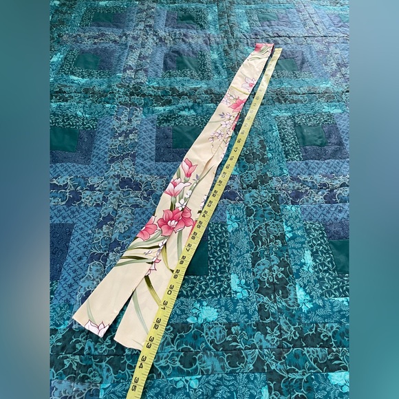 Kimono Style Robe One Size Fits Most - Picture 11 of 11